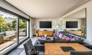 Instapklaar, modern penthouse in een complex naast een meer met panoramisch uitzicht te koop in Nueva Andalucia, Marbella 781589 