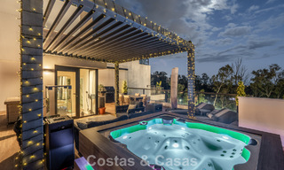 Instapklaar, modern penthouse in een complex naast een meer met panoramisch uitzicht te koop in Nueva Andalucia, Marbella 781592 