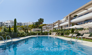 Lancering! Stijlvolle nieuwbouwappartementen te koop met panoramisch zeezicht vlakbij Estepona centrum 781400 