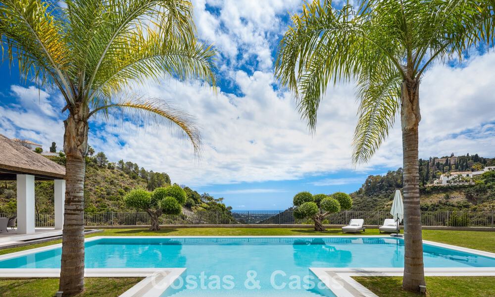 Exclusieve luxevilla met een Andalusische bouwstijl te koop in El Madroñal in Marbella - Benahavis 781620