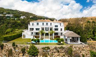 Exclusieve luxevilla met een Andalusische bouwstijl te koop in El Madroñal in Marbella - Benahavis 781626 