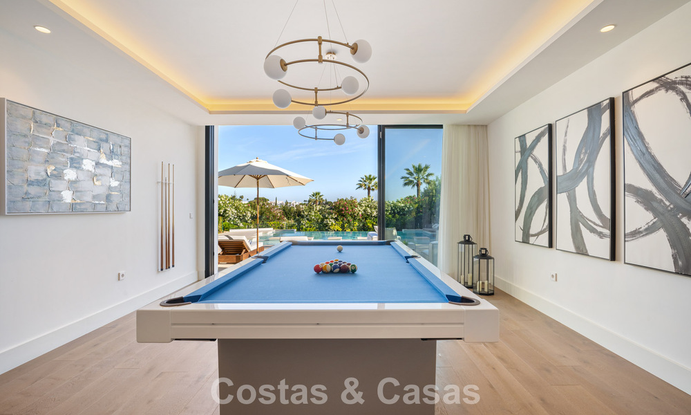 Instapklare, geavanceerde luxevilla te koop eerstelijnsgolf in Nueva Andalucia’s golfvallei, Marbella 781647