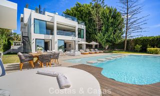 Instapklare, geavanceerde luxevilla te koop eerstelijnsgolf in Nueva Andalucia’s golfvallei, Marbella 781695 