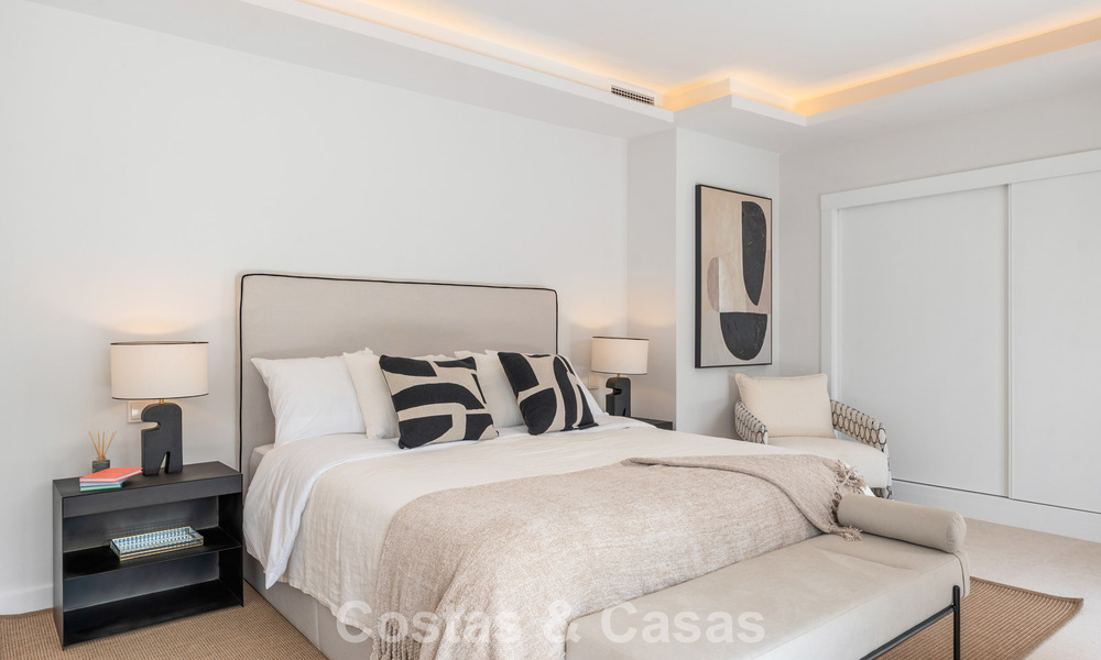 Prachtig gerenoveerd herenhuis te koop eerstelijns Aloha Golf in Nueva Andalucia, Marbella 781746