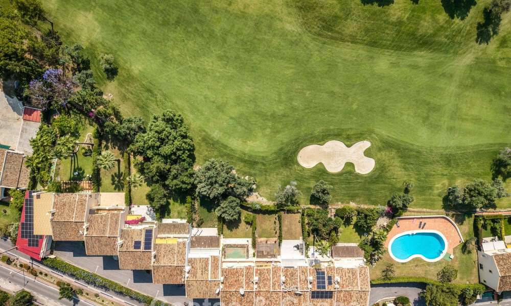 Prachtig gerenoveerd herenhuis te koop eerstelijns Aloha Golf in Nueva Andalucia, Marbella 781750
