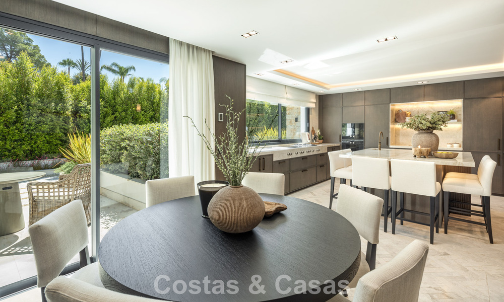 Meesterlijke eerstelijnsgolf villa te koop in het hart van Nueva Andalucia, Marbella 781782