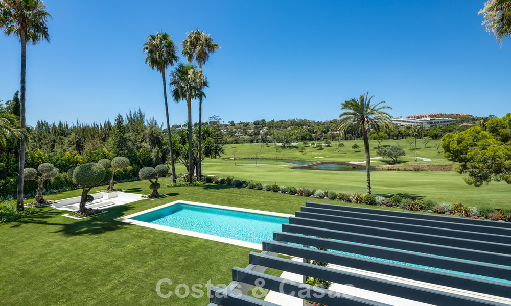 Meesterlijke eerstelijnsgolf villa te koop in het hart van Nueva Andalucia, Marbella 781793