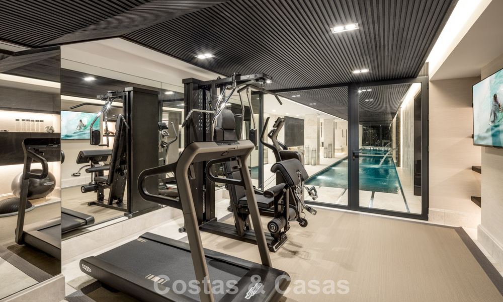 Meesterlijke eerstelijnsgolf villa te koop in het hart van Nueva Andalucia, Marbella 781803