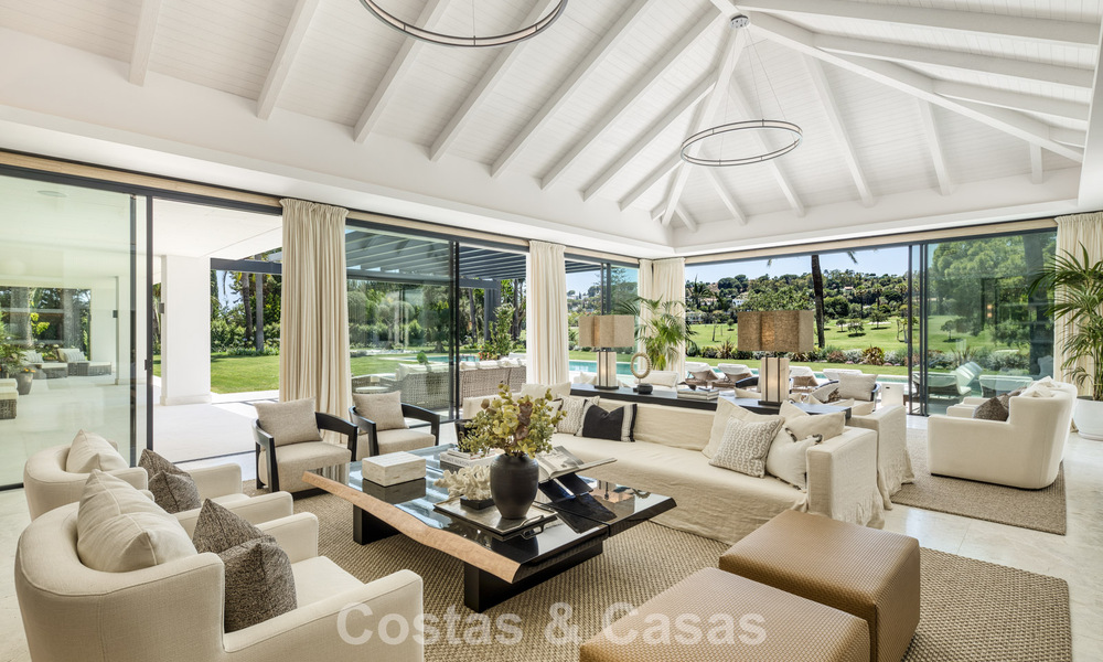 Meesterlijke eerstelijnsgolf villa te koop in het hart van Nueva Andalucia, Marbella 781804