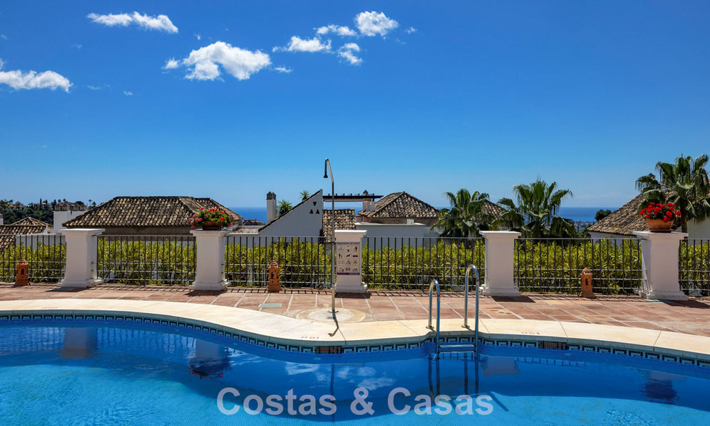 Instapklaar, ruim 3-slaapkamer appartement te koop met golf- en zeezicht in Benahavis - Marbella 781894