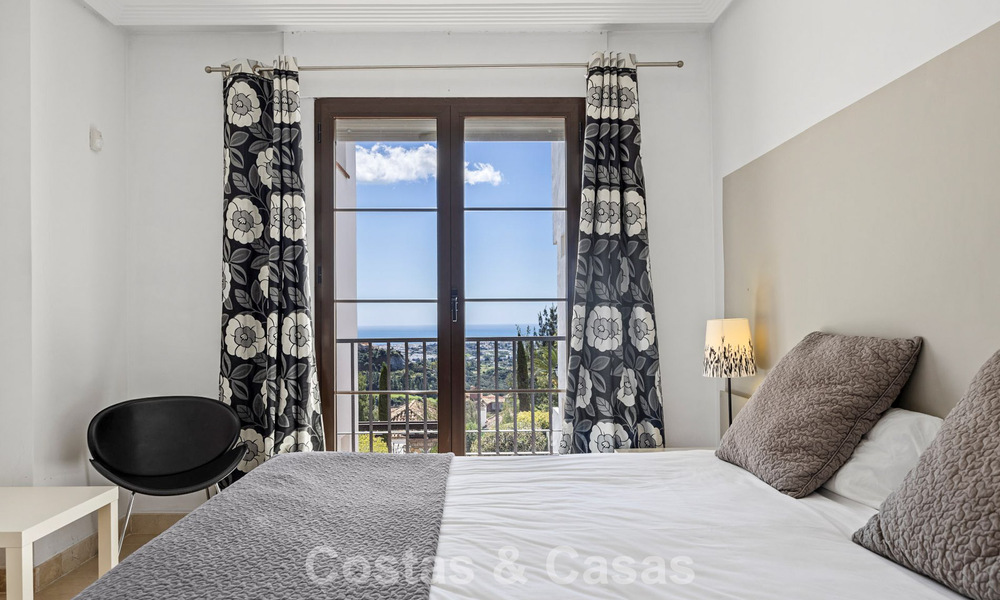 Instapklaar, ruim 3-slaapkamer appartement te koop met golf- en zeezicht in Benahavis - Marbella 781900