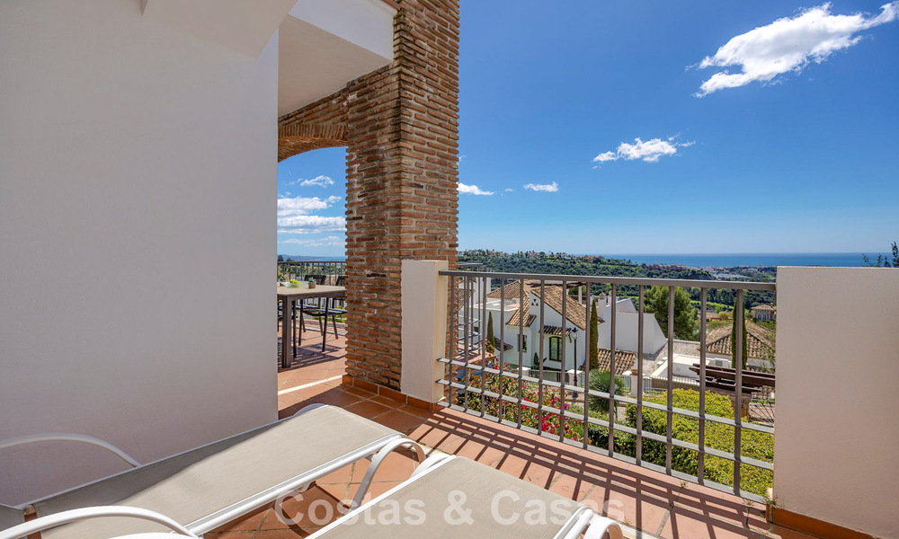 Instapklaar, ruim 3-slaapkamer appartement te koop met golf- en zeezicht in Benahavis - Marbella 781901