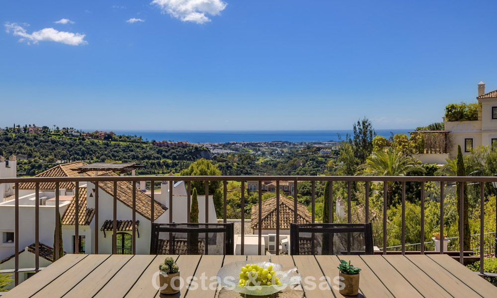 Instapklaar, ruim 3-slaapkamer appartement te koop met golf- en zeezicht in Benahavis - Marbella 781912