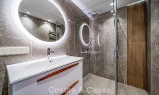 Instapklaar appartement met zeezicht te koop in een eerstelijns strandcomplex op loopafstand van Estepona centrum 782386 