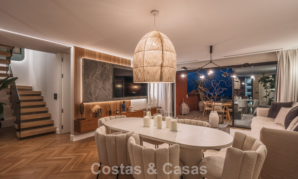 Instapklaar duplex penthouse, modern gerenoveerd, met formidabel zeezicht te koop in Marbella - Benahavis 782388