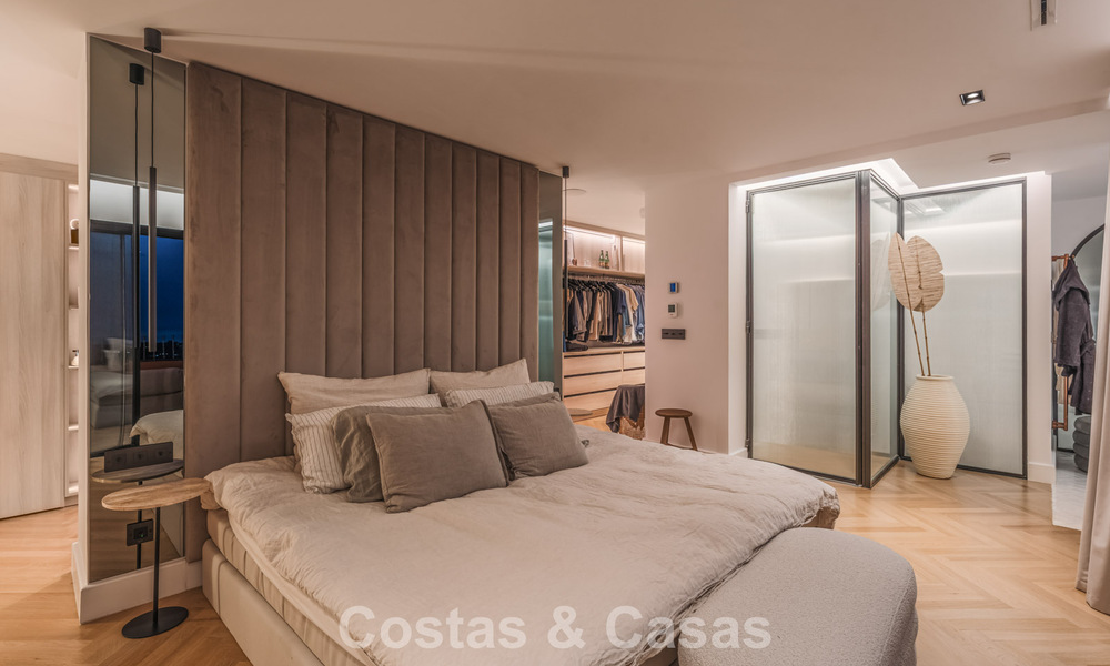 Instapklaar duplex penthouse, modern gerenoveerd, met formidabel zeezicht te koop in Marbella - Benahavis 782391