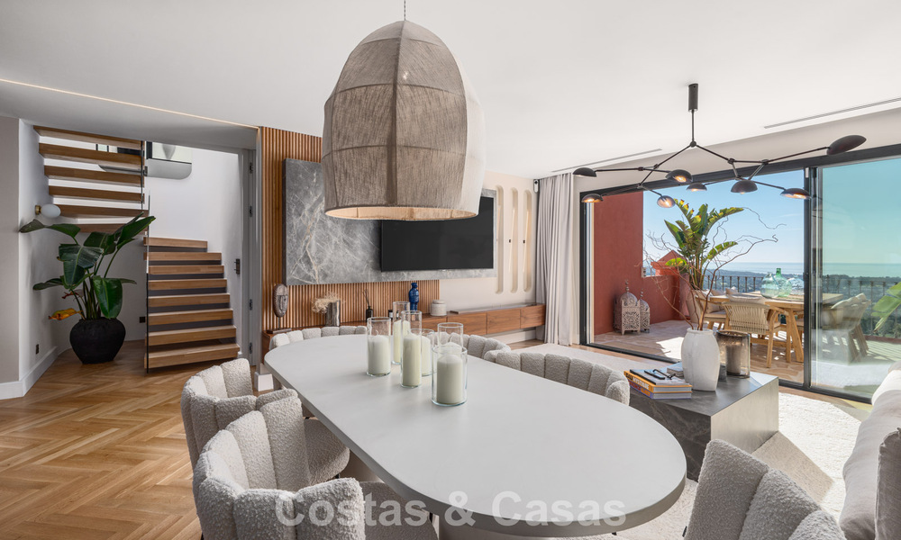 Instapklaar duplex penthouse, modern gerenoveerd, met formidabel zeezicht te koop in Marbella - Benahavis 782398