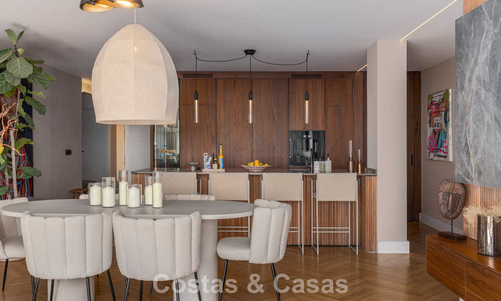Instapklaar duplex penthouse, modern gerenoveerd, met formidabel zeezicht te koop in Marbella - Benahavis 782400