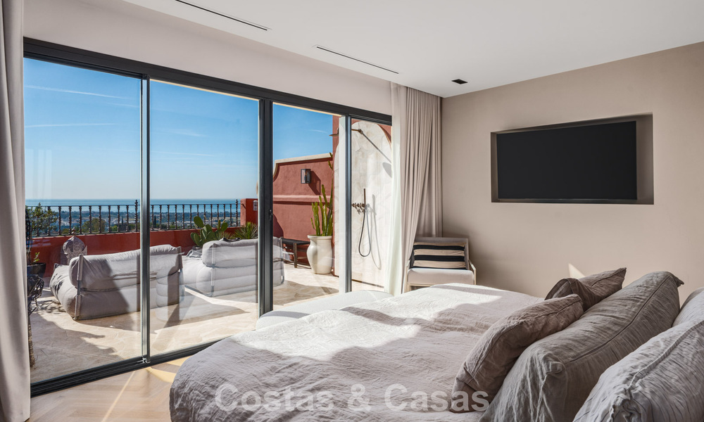 Instapklaar duplex penthouse, modern gerenoveerd, met formidabel zeezicht te koop in Marbella - Benahavis 782403
