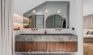 Instapklaar duplex penthouse, modern gerenoveerd, met formidabel zeezicht te koop in Marbella - Benahavis 782405 