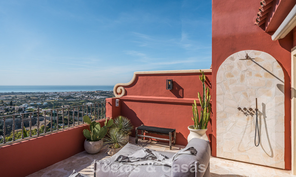 Instapklaar duplex penthouse, modern gerenoveerd, met formidabel zeezicht te koop in Marbella - Benahavis 782406