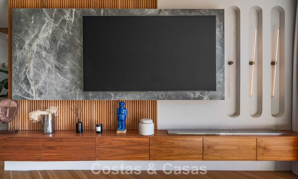 Instapklaar duplex penthouse, modern gerenoveerd, met formidabel zeezicht te koop in Marbella - Benahavis 782408