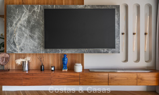 Instapklaar duplex penthouse, modern gerenoveerd, met formidabel zeezicht te koop in Marbella - Benahavis 782408 