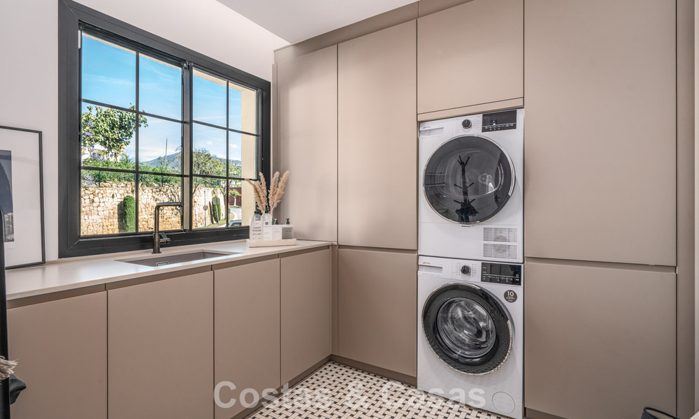 Instapklaar duplex penthouse, modern gerenoveerd, met formidabel zeezicht te koop in Marbella - Benahavis 782410