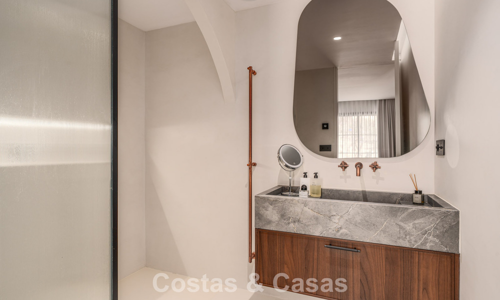 Instapklaar duplex penthouse, modern gerenoveerd, met formidabel zeezicht te koop in Marbella - Benahavis 782411