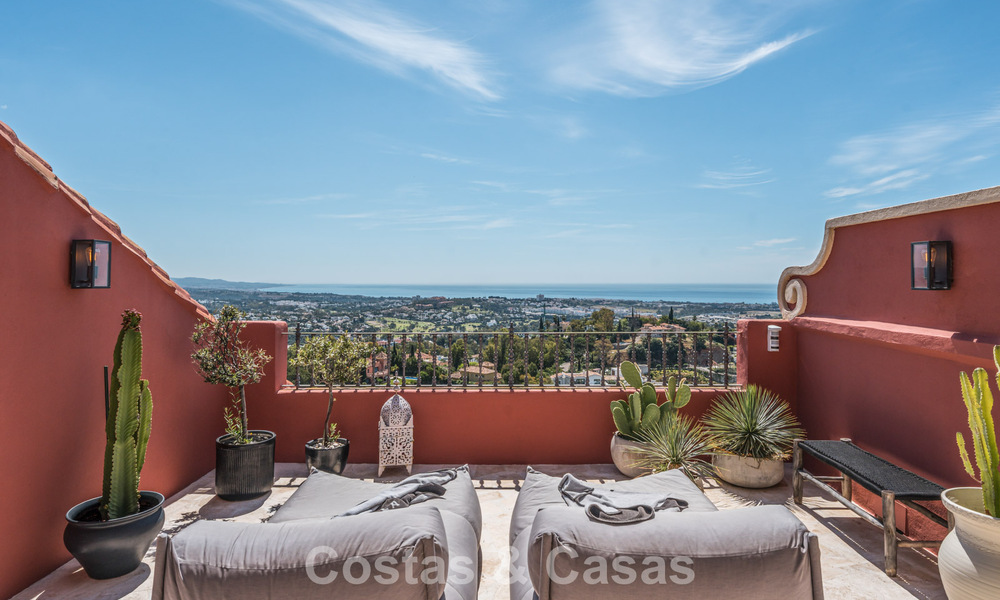 Instapklaar duplex penthouse, modern gerenoveerd, met formidabel zeezicht te koop in Marbella - Benahavis 782414