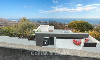 Moderne nieuwbouwvilla met panoramisch zeezicht te koop omgeven door groen ten oosten van Malaga centrum 782580 