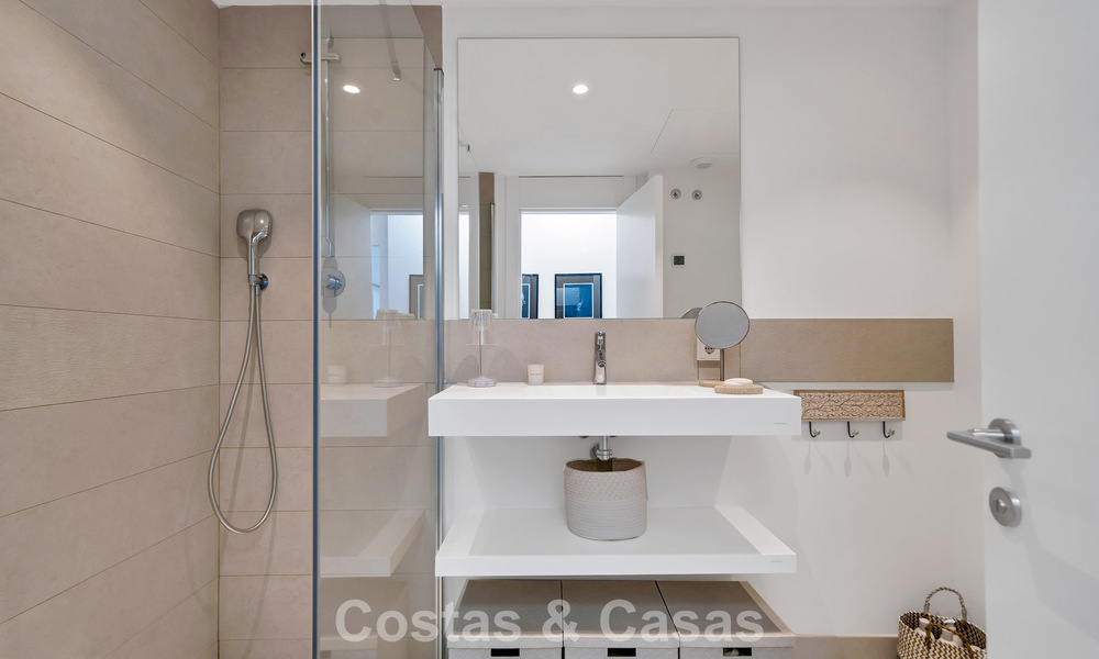 Instapklaar appartement met berg- en zeezicht te koop in een vooruitstrevend lifestyle-complex in Fuengirola, Costa del Sol 782094