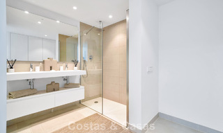 Instapklaar appartement met berg- en zeezicht te koop in een vooruitstrevend lifestyle-complex in Fuengirola, Costa del Sol 782100 