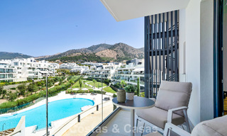 Instapklaar appartement met berg- en zeezicht te koop in een vooruitstrevend lifestyle-complex in Fuengirola, Costa del Sol 782104 