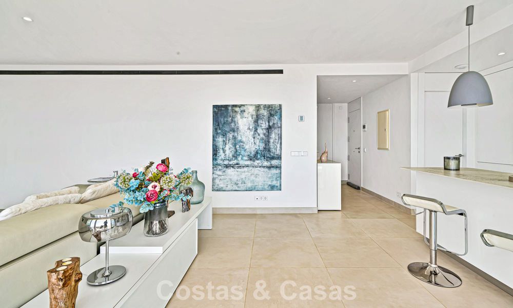 Instapklaar appartement met berg- en zeezicht te koop in een vooruitstrevend lifestyle-complex in Fuengirola, Costa del Sol 782110