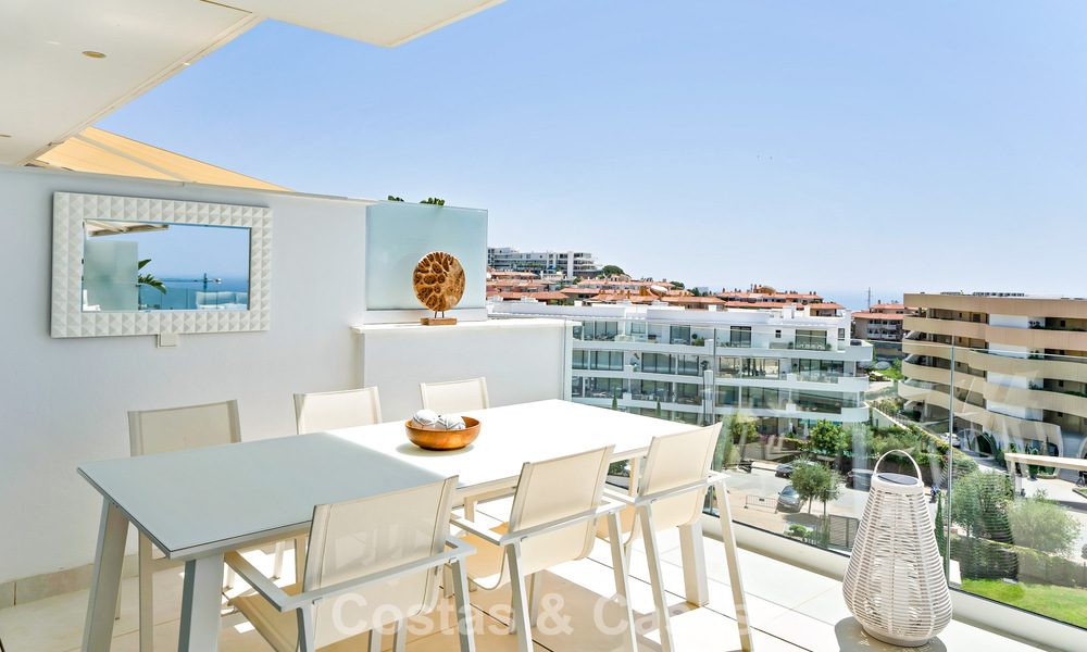 Instapklaar appartement met berg- en zeezicht te koop in een vooruitstrevend lifestyle-complex in Fuengirola, Costa del Sol 782119