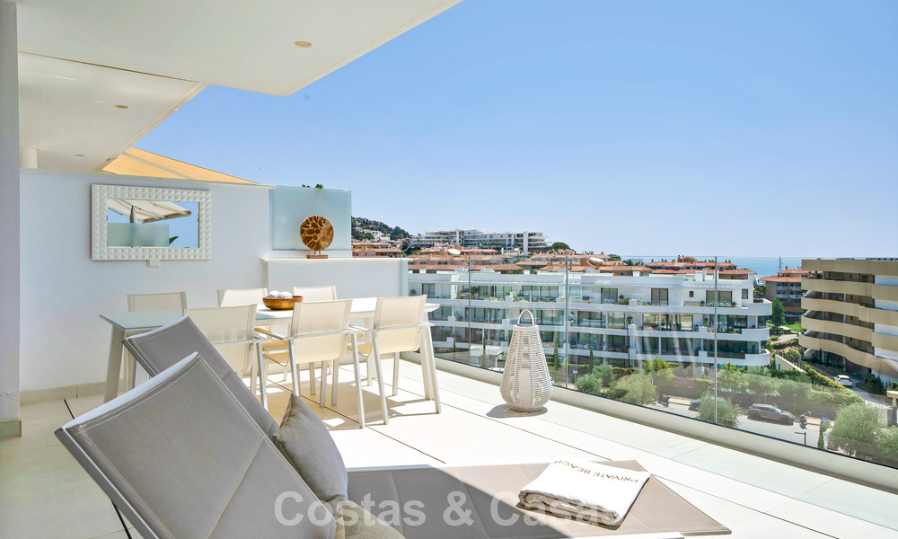 Instapklaar appartement met berg- en zeezicht te koop in een vooruitstrevend lifestyle-complex in Fuengirola, Costa del Sol 782123