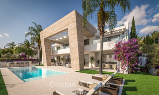 Nieuwbouwvilla’s te koop op loopafstand van een fantastisch clubhuis op de New Golden Mile tussen Marbella en Estepona 781981 