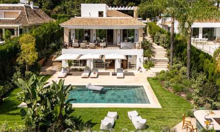 Instapklare, stijlvol gerenoveerde luxevilla te koop in het hart van Nueva Andalucia’s golfvallei, Marbella 783156