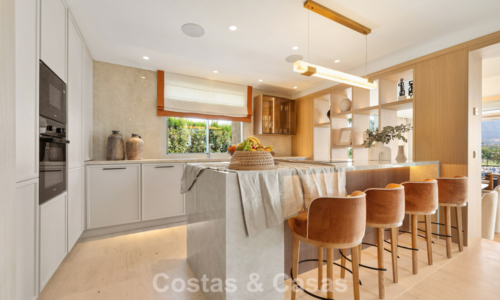 Instapklare, stijlvol gerenoveerde luxevilla te koop in het hart van Nueva Andalucia’s golfvallei, Marbella 783164