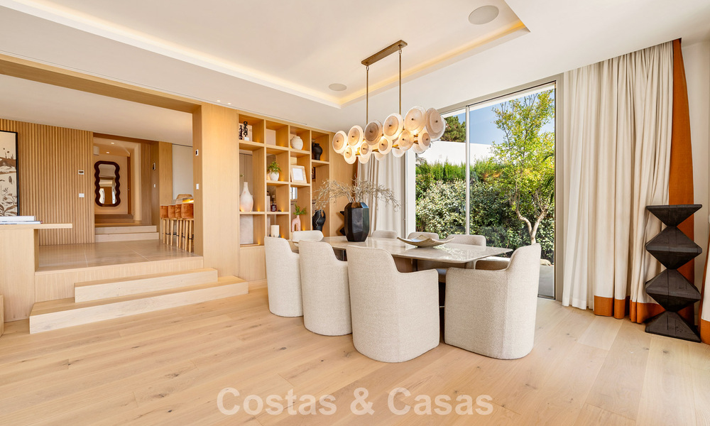 Instapklare, stijlvol gerenoveerde luxevilla te koop in het hart van Nueva Andalucia’s golfvallei, Marbella 783168