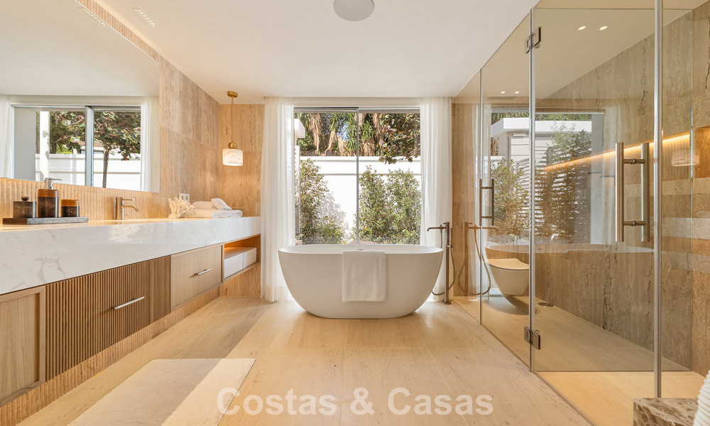 Instapklare, stijlvol gerenoveerde luxevilla te koop in het hart van Nueva Andalucia’s golfvallei, Marbella 783178