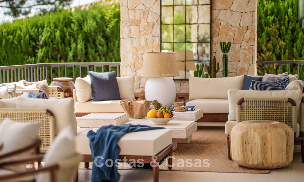 Instapklare, stijlvol gerenoveerde luxevilla te koop in het hart van Nueva Andalucia’s golfvallei, Marbella 783209