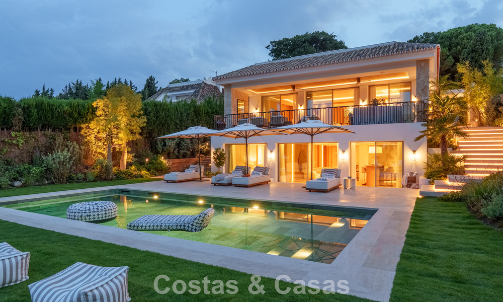 Instapklare, stijlvol gerenoveerde luxevilla te koop in het hart van Nueva Andalucia’s golfvallei, Marbella 783212