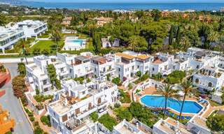 Instapklaar duplex penthouse te koop in een gated complex in Rio Verde - Nueva Andalucia, Marbella 782200 