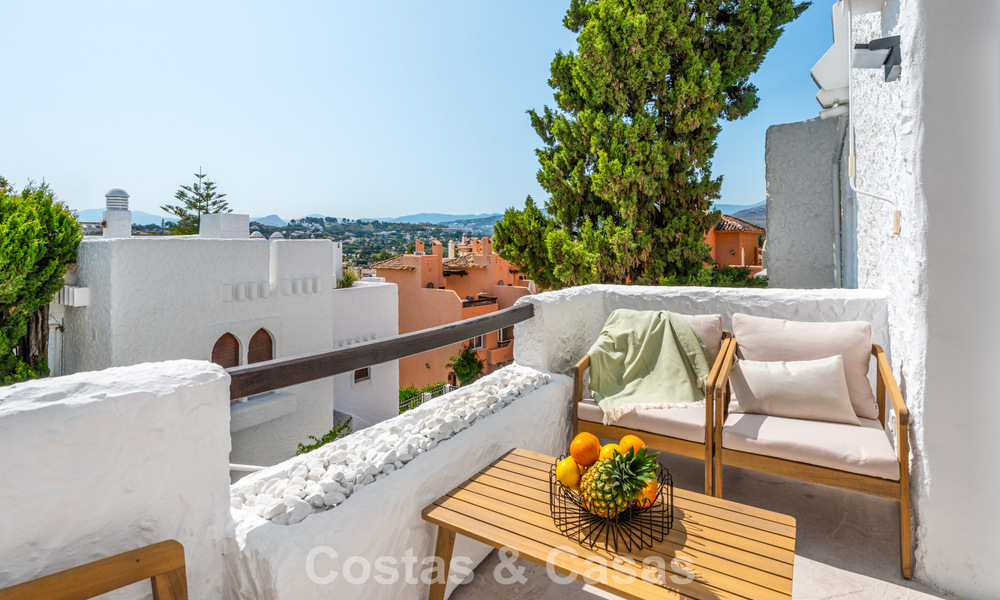 Instapklaar duplex penthouse te koop in een gated complex in Rio Verde - Nueva Andalucia, Marbella 782202