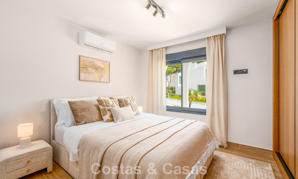 Instapklaar duplex penthouse te koop in een gated complex in Rio Verde - Nueva Andalucia, Marbella 782210
