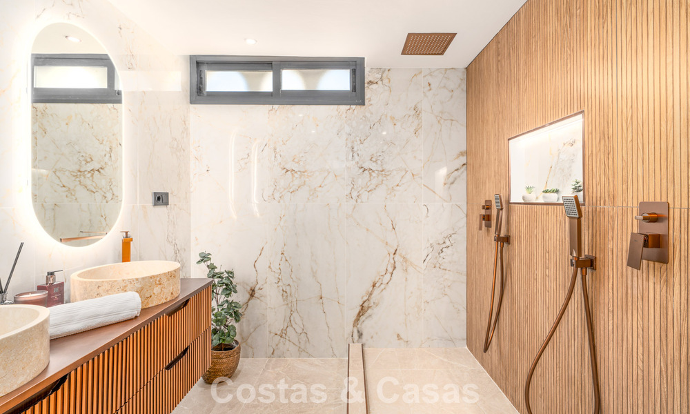 Instapklaar duplex penthouse te koop in een gated complex in Rio Verde - Nueva Andalucia, Marbella 782213