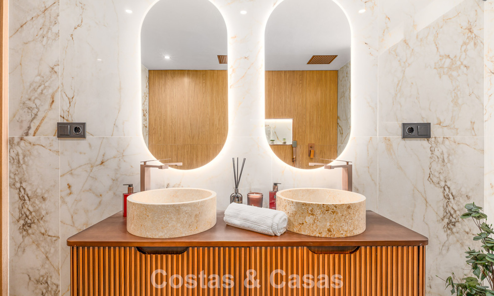 Instapklaar duplex penthouse te koop in een gated complex in Rio Verde - Nueva Andalucia, Marbella 782214