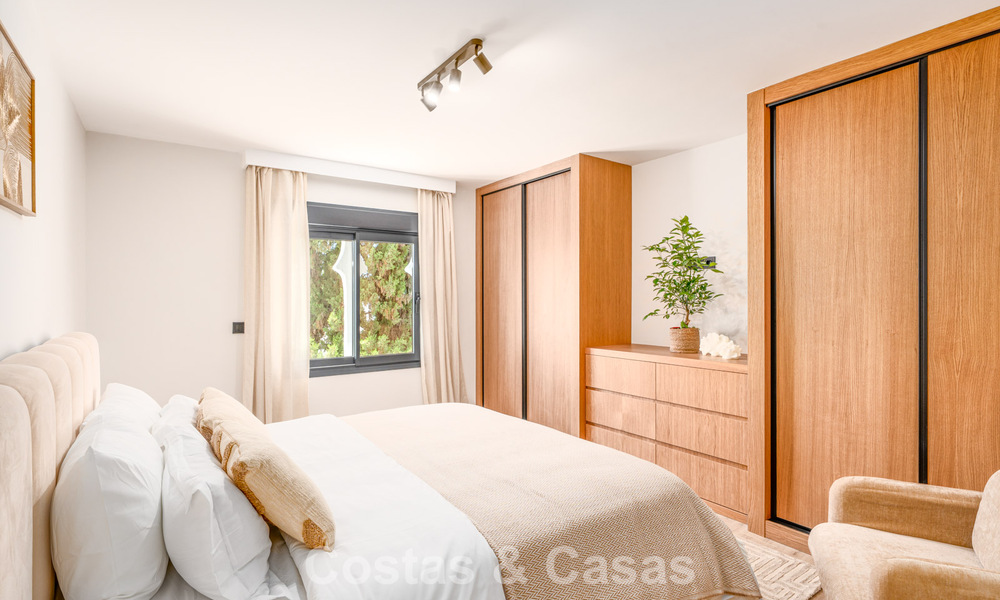 Instapklaar duplex penthouse te koop in een gated complex in Rio Verde - Nueva Andalucia, Marbella 782215